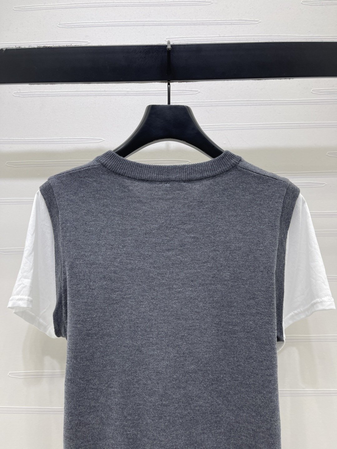 Women's short sleeves